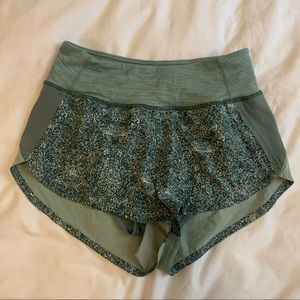 Outdoor Voices green pebbles Hudson shorts size XS